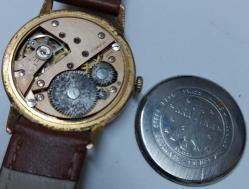 İSVİÇRE KRALINA MARKA ORİJİNAL AKTİF KURMALI HARİKA ANTİREFLE KORDON ANTİK KOL SAATİ K1RR2L ÇOK NADİR