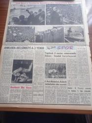 Zafer Gazetesi - 14 Şubat 1958 - Dost ve Kardeş Libya'dan Dönen Celal Bayar'a İstanbulluların Büyük Tezahüratı - Başvekilimiz Adnan Menderes - Hariciye Vekili Fatin Rüştü Zorlu Dün Bonn'a Gitti - Selwyn Lloyd Atina'da Anlaşma Zemini Elde Edemedik Dedi - Ayrancı Barajına Yarın Su Verilmeye Başlanıyor - Çanakkale Abidesi İçin Yardımlar - Bir Füze 4 Günde Aya Sevkedilebilecek - Lütfi Kırdar Et Ve Balık Kurumunda - Profesör Doktor Nüzhet Şakir Dirisu Paris'e Gitti - Büyük Barajlarımız Yazan Süleyman Demirel  Yazı Dizisi - Amerikalılar Ege'de Krezüs'ün Mezarını Arayacak - Vatikanı Ayaklandıran Yıldız Belinda Lee - Kazablanka Pavyonda İnci Birol - Mason Balosu Ankara Palas Salonlarında - Celal Bayar'ın İstanbul'da Karşılanışından Fotoğraflarla İntibalar - Grekoromende Ankara Helsinkiyi 4 3 Yendi -  Fenerbahçe Basketbolda Teknik Üniversite'yi Yendi