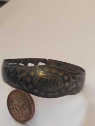 GÜMÜŞ BİLEKLİK, DÜŞÜK AYAR GÜMÜŞ ALPAKA ÜZERİ SAVATLI  BİLEKLİK.