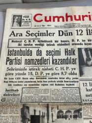 CUMHURİYET GAZETESİ 17 EKİM 1949 MANİSA SEÇİMİNİ DR.LÜTFİ KIRDAR KAZANDI-ARA SEÇİMLER 12 İLİMİZDE YAPILDI.-FENERBAHÇE İLE VEFA BERABERE KALDI-ÜÇÜNCÜ DÜNYA HARBİ GENE ÇİNDE HAZIRLANIYOR-RAHİKA YAZAN FATMA ESEN-SÖZ ARAMIZDA AHMED HİDAYET REEL-HAYATIN BENİMDİR ÇEVİREN:VAHDET GÜLTEKİN -HASAN KOLONYASI-HASAN SİNEMASINDA CİNAYET SAATİ-İPEK SİNEMASINDA GİLDA