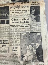 CUMHURİYET GAZETESİ -31 TEMMUZ 1949-CUMHUR BAŞKANI DÜN İZMİRE VARDI-YWNİ İLLER KANUNU-AMERİKAN FİLOSU YARIN GİDİYOR-AVRUPA BİRLİĞİ KONSEYİNE DAVET EDİLİYORUZ -TÜRK ELİŞLERİ SERGİSİ-ATOM BOMBASI VEYA SIRRI İNGİLTEREYE VERİLMELİMİDİR-DR FAHRİ CELAL-DR ŞEMSİ MUTVER-DOKTOR ZİYAEDDİN MAKTAV-ÜROLOG DOKTOR BAHAEDDİN LÜTFİ -DİŞ TABİBİ NECDET RIFAT ATAY -DR SEDAD KUMBARACILAR -