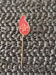 VINTAGE KIZILHAÇ KAN BAĞAŞI  İĞNELİ YAKA ROZETİ.