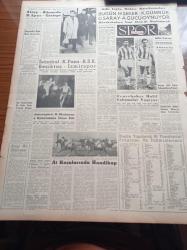 Zafer Gazetesi - 28 Kasım 1959 - Reisicumhur Celal Bayar Tıp Fakültesini Ziyaret Etti - Başvekil Adnan Menderes İç Ve Dış Meseleleri Şümüllü Bir Şekilde İzah Etti - Uçak Kazası Şehitlerinin İstanbul'daki Defin Töreni - Nafia Vekili Tevfik İleri - Etem Menderes'e Taziyet Telgrafı - Türk Portekiz Dostluk Grubu- Komünist Çin'de Halk Yarı Aç Tok Durumda - Birleşik Arap Cumhuriyeti Başkanı Nasır Sosyalist Bir Cemiyet Yaratacakmış- Fransız Kültür Merkezinde Kısa Filmler Gösterilecek - Rotary Kulübü Hediye Verdi - Yugoslav Devlet Reisi Tito'nun Konuşması - Kızılay'a Bağış - Denizcilik Bankası - Sümerbank - At Koşularında Handikap - Kış Transferinden En Fazla Zararı Galatasaray Görüyor - Turgay Şeren - Fenerbahçe Hafif Çalışmalar Yapıyor - Basketbol Liginin Ehemmiyetli Maçı Ankaragücü Harpokulu