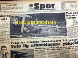 GÜNLÜK SPOR GAZETESİ - 27 EKİM 1957 - NECDET ERDEM - KASIMPAŞA KAMPTA - TURGUT DİNSEL - ORDU TAKIMI İZMİR'DE - ENTERNASYONAL BOKS TURNUVASI - MACAR HÜKUMETİ YABANCI ÜLKELERDE YAŞAYAN FUTBOLCULARINI AFFETTİ - BİRİNCİ PROFESYONEL LİG EN AZ ON TAKIM KALMALI - OSMAN ASAF KERMEN - NAZIM ÖZBAY - MEHMDUH EREN - İŞ BANKASI REKLAMI - POLONYA ATLETİZM MÜSABAKALARI - CAROL DAY - AT YARIŞLARI - SOFYANİDİS - BEŞİKTAŞ BULGARİSTAN SEYAHATİNE İZİN İSTEDİ - ANKARAGÜCÜ 1 - 0 DEMİRSPOR - MARIO GABAY SPOR MÜESSESESİ - KLOROFİL, RADYOLİN REKLAMI - ANKARA 1957 AT YARIŞLARI PROGRAMI - ÇETİN ALTAN, AZİZ NESİN - AMATÖR KÜMELER