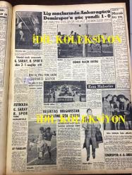 GÜNLÜK SPOR GAZETESİ - 27 EKİM 1957 - NECDET ERDEM - KASIMPAŞA KAMPTA - TURGUT DİNSEL - ORDU TAKIMI İZMİR'DE - ENTERNASYONAL BOKS TURNUVASI - MACAR HÜKUMETİ YABANCI ÜLKELERDE YAŞAYAN FUTBOLCULARINI AFFETTİ - BİRİNCİ PROFESYONEL LİG EN AZ ON TAKIM KALMALI - OSMAN ASAF KERMEN - NAZIM ÖZBAY - MEHMDUH EREN - İŞ BANKASI REKLAMI - POLONYA ATLETİZM MÜSABAKALARI - CAROL DAY - AT YARIŞLARI - SOFYANİDİS - BEŞİKTAŞ BULGARİSTAN SEYAHATİNE İZİN İSTEDİ - ANKARAGÜCÜ 1 - 0 DEMİRSPOR - MARIO GABAY SPOR MÜESSESESİ - KLOROFİL, RADYOLİN REKLAMI - ANKARA 1957 AT YARIŞLARI PROGRAMI - ÇETİN ALTAN, AZİZ NESİN - AMATÖR KÜMELER