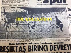 GÜNLÜK SPOR GAZETESİ - 31 EKİM 1957 - EMNİYET TAKIMINI HEZİMETE UĞRATAN BEŞİKTAŞ DEVREYİ 6 GOLLE KAPADI - MUVAKKAR EKREM TALU - DICKE DÜN RECEP ÖZCAN'I BEĞENDİ - ORDU BASKETBOL TAKIMIMIZ DÜNYA ŞAMPİYONASINDA - BEŞİKTAŞ'IN GENÇ TAKIMI İSTANBUL ŞAMPİYONU OLDU - İTALYAN D'AGATA TEKRAR ŞAMPİYON - CAROL DAY - MODASPOR - SADIK PEKÜNLÜ - NURİ AKIN - ANKARA AT YARIŞLARI - KARAGÜMRÜK 4 - 0 HASKÖY - OPON REKLAMI - GALATASARAY, DARÜŞŞAFAKA