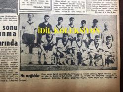 GÜNLÜK SPOR GAZETESİ - 31 EKİM 1957 - EMNİYET TAKIMINI HEZİMETE UĞRATAN BEŞİKTAŞ DEVREYİ 6 GOLLE KAPADI - MUVAKKAR EKREM TALU - DICKE DÜN RECEP ÖZCAN'I BEĞENDİ - ORDU BASKETBOL TAKIMIMIZ DÜNYA ŞAMPİYONASINDA - BEŞİKTAŞ'IN GENÇ TAKIMI İSTANBUL ŞAMPİYONU OLDU - İTALYAN D'AGATA TEKRAR ŞAMPİYON - CAROL DAY - MODASPOR - SADIK PEKÜNLÜ - NURİ AKIN - ANKARA AT YARIŞLARI - KARAGÜMRÜK 4 - 0 HASKÖY - OPON REKLAMI - GALATASARAY, DARÜŞŞAFAKA