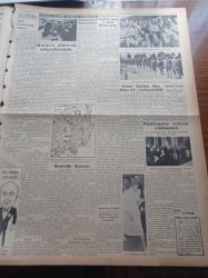 Vatan Gazetesi - 15 Ağustos 1950 - Bulgar Notası Ankara'ya Geldi - Bugün Ankara Vapuru İle Gelecek Olan Fuat Köprülü Celal Bayar Ve Adnan Menderes'le Görüşecek - Ömer İnönü Dün Olga İle Yüzleştirildi - Milli Eğitim Bakanı Tevfik İleri Maarifimizi Komünistlerden  Temizleyeceğiz - Kore'ye Gidecek Askerlerimiz - Vaşington Büyükelçimiz Feridun Cemal Erkin Gitti - Muhtar Seçimlerinde Kati Netice Alınamadı -W. A.Y. Toplantısı Devam Ediyor - Kasım Gülek İktidarı Tenkid Ediyor - İsrail'in Kendi Arap Ekalliyeti Hakkındaki Planı - Yeşil Kurt Meselesi - Truman'a Hücumlar - Kanunî Sultan Süleyman Yazan Feridun Fazıl Tülbentçi Yazı Dizisi - Arjantin Devleti Kurucusu General Don Jose De San Martin'in Ölüm Yıldönümü - Senenin En Büyük Müsameresi Açıkhava Tiyatrosunda - Münir Nurettin Selçuk - Müzeyyen Senar Işıl - Dümbüllü İsmail - Rüçhan Çamay - Emlak Bankası - Dodge Otomobil - Pan American