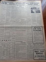 Vatan Gazetesi - 15 Ağustos 1950 - Bulgar Notası Ankara'ya Geldi - Bugün Ankara Vapuru İle Gelecek Olan Fuat Köprülü Celal Bayar Ve Adnan Menderes'le Görüşecek - Ömer İnönü Dün Olga İle Yüzleştirildi - Milli Eğitim Bakanı Tevfik İleri Maarifimizi Komünistlerden  Temizleyeceğiz - Kore'ye Gidecek Askerlerimiz - Vaşington Büyükelçimiz Feridun Cemal Erkin Gitti - Muhtar Seçimlerinde Kati Netice Alınamadı -W. A.Y. Toplantısı Devam Ediyor - Kasım Gülek İktidarı Tenkid Ediyor - İsrail'in Kendi Arap Ekalliyeti Hakkındaki Planı - Yeşil Kurt Meselesi - Truman'a Hücumlar - Kanunî Sultan Süleyman Yazan Feridun Fazıl Tülbentçi Yazı Dizisi - Arjantin Devleti Kurucusu General Don Jose De San Martin'in Ölüm Yıldönümü - Senenin En Büyük Müsameresi Açıkhava Tiyatrosunda - Münir Nurettin Selçuk - Müzeyyen Senar Işıl - Dümbüllü İsmail - Rüçhan Çamay - Emlak Bankası - Dodge Otomobil - Pan American