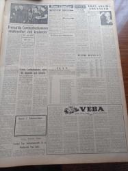Vatan Gazetesi - 7 Ocak 1954 - Mısır'a Sert Bir Nota Verildi - Tahran'da Komünist Şebekesi Yakalandı - Şevket Mocan Cumhuriyet Halk Partisi'ne Kabul Edilmiyor - COSEC Kongresi Suya Düşüyor - Başbakan Adnan Menderes'in Otomobili Çocuğa Çarptı - İspanya Türkiye'yi 4-1 Mağlup Etti - Göç Yolları Tıkadı Yazan İlhan Engin Yazı Dizisi - Şan Sinemasında Yangının Faili Bulunamıyor - Celal Bayar Londra'yı Da Ziyaret Edecek - İngiltere Kraliçesi 2. Elizabeth Yeni Zelanda'da - Yılın Adamı Batı Almanya Başbakanı Adenauer - Cem Kurt Çizen Bedri Koraman - Arı Unları - Lefter Küçükandonyadis - Beşiktaşlı Futbolcu Fahrettin Cansever - Galatasaray Beyoğluspor'u Mağlup Etti