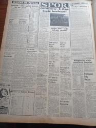 Vatan Gazetesi - 9 Ocak 1954 - Milli Karantina Fikri Destekleniyor - Kahire Hadisesi İçin Meclise İki Sual Takriri Verildi - Kahire Elçimiz Hulusi Fuat Tugay Dün Şehrimize Geldi - Milli Türk Talebe Birliği Federasyonla Birleşiyor - Mısır Sovyetlerle Anlaşmak İstiyor - Amerika'da Celal Bayar'ı Karşılama Hazırlığı - Göç Yolları Tıkadı Yazan İlhan Engin Yazı Dizisi - Kore'de Esirler Meselesi Gene Sarpa Sardı - Ruslar Tarzan Filmine Aleyhtar - Tanrı İle Şeytanı Barıştıran Feylezof Giovanni Papini - Fotoğraflarla Haberler - Veba Yazan Albert Camus Yazı Dizisi - Galatasaray Karagücü Bugün Karşılaşıyor - Fertun Gordien Disk Atma Rekorunu Kırabilecek Mi - Foster Dulles'a Göre NATO İyi Durumda Fakat Temeli Zayıf - Good Year - Radyo - Bulmaca