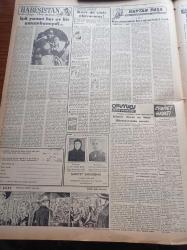 Vatan Gazetesi - 17 Ocak 1954 - İsmet İnönü Bu Sinirli Havayı Yatıştıracağız Dedi - Celal Bayar'ın Amerika'yı Ziyareti Bir Merhale Sayılıyor - Amerikalı İktisatçı Thornburg Müşkülleri Yeneceksiniz Dedi - Ucuzluk Kralı Migros Teşkilatı Kurucusu Duttweiler Bugün Geliyor - Almanya'ya Pilotsuz Uçak Gönderilecek - Dumlupınar Şehitlerine İthaf Edilen Film Kahraman Denizciler İpek Sinemasında - Turgut Özatay - Göç Yolları Tıkadı Yazan İlhan Engin Yazı Dizisi - Komünizm Propagandasının Sanık Filmcilerin Duruşması - Cemil Filimer - Fidyasa Ait Heykel - Marilyn Monroe'nun Kocası Aforoz Edildi- Vatan Seçim Anketi - Broadway'e Gidecek Alman Yıldızı Hildegard Knef - Arı Unları - Nasıl Zengin Oldular Yazı Dizisi - Hasan Derman Çıraklıkla Hayata Atılmıştı - Dilber Sanatkar Nevin Aypar Puro Tuvalet Sabunları Kullanıyorum Diyor - Zeki Müren Siemens İnkılap Yaratan Bir Radyodur Dedi