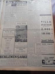 Vatan Gazetesi - 17 Ocak 1954 - İsmet İnönü Bu Sinirli Havayı Yatıştıracağız Dedi - Celal Bayar'ın Amerika'yı Ziyareti Bir Merhale Sayılıyor - Amerikalı İktisatçı Thornburg Müşkülleri Yeneceksiniz Dedi - Ucuzluk Kralı Migros Teşkilatı Kurucusu Duttweiler Bugün Geliyor - Almanya'ya Pilotsuz Uçak Gönderilecek - Dumlupınar Şehitlerine İthaf Edilen Film Kahraman Denizciler İpek Sinemasında - Turgut Özatay - Göç Yolları Tıkadı Yazan İlhan Engin Yazı Dizisi - Komünizm Propagandasının Sanık Filmcilerin Duruşması - Cemil Filimer - Fidyasa Ait Heykel - Marilyn Monroe'nun Kocası Aforoz Edildi- Vatan Seçim Anketi - Broadway'e Gidecek Alman Yıldızı Hildegard Knef - Arı Unları - Nasıl Zengin Oldular Yazı Dizisi - Hasan Derman Çıraklıkla Hayata Atılmıştı - Dilber Sanatkar Nevin Aypar Puro Tuvalet Sabunları Kullanıyorum Diyor - Zeki Müren Siemens İnkılap Yaratan Bir Radyodur Dedi