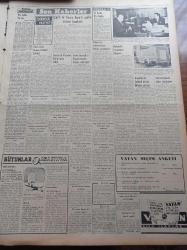 Vatan Gazetesi - 21 Ocak 1954 - Mısır Notamıza Cevap Verdi - Cumhurbaşkanı Celal Bayar İngiltere'den Hareket Etti - Galatasaray Lisesindeki Yirmi Altı Öğretmen Mahkemeye Verildi - Maldiv Cumhurbaşkanı Emin Didi Öldürüldü - Profesör Hıfzı Veldet Velidedeoğlu Çok Karılı Olmanın Kötülüklerini Açıklayan Konuşma Yaptı - Son Halife Abdülmecid'in Naaşı Getirilecek - Köy Enstitüleriyle Öğretmen Okulları Birleştiriliyor - Migros Satış Kamyonu Geldi - Göç Yolları Tıkadı Yazan İlhan Engin Yazı Dizisi - Malatya Kayısı Gecesi - Lawrence Bir Şarlatanmış - Trende Çekilenler Ve Konya Müzesi - 7. Konservatuar Konseri - Cem Kurt Çizen Bedri Koraman - Veba Yazan Albert Camus Yazı Dizisi - Oktay Akbal - Halide Edip Adıvar Sinekli Bakkal'ın Çevrilmesiyle Yakından Alakalanıyor- Emniyet Sandığı - Pan American - Avrupa Kibritleri - Şehir Tiyatrosu