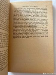 WHAT GOES ON BENEATH BİG BEN - CHARLES D. BATEMAN - THRİFT BOOKS - İNGİLİZCE KİTAP (BİG BEN'İN ALTINDA NELER OLUYOR)