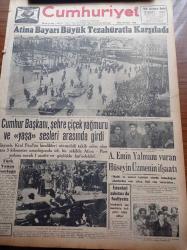 Cumhuriyet Gazetesi - 28 Kasım 1952 - Ahmet Emin Yalman'ı Vuran Hüseyin Üzmez'in İfşaatı - Şerif Dursun - Musa Çakıl - Atina Cumhurbaşkanı Celal Bayar'ı Büyük Tezahüratla Karşıladı - Cumhurbaşkanı Şehre Çiçek Yağmuru Ve Yaşa Sesleri Arasında Girdi - Türk Yunan Dostluğu - Devlet Her Şeyden Üstün - Churchill'in Balkan Planı Ve Türkiye - Akbaba - Vog Kadın Çorabı - Stalin'in Oğlu Kaza Geçirdi Ve Kolu Kesildi - Kore'de Sulh İhtimali Zayıf Görülüyor - Kunuri Savaşı'nın Yıldönümü Kutlandı - Charlie Chaplin'in Son Filmi Limelight - Gripin - Güreş Federasyonu Heyeti İstifa Etti - Bu Hafta Yapılacak Futbol Maçları - Çapamarka - Ericsson Radyoları - Resimli Cumhurbaşkanı Celal Bayar'ın Atina'da Karşılanışı