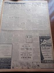 Cumhuriyet Gazetesi - 5  Aralık 1952 - İngiltere Savunma Programını Kısıyor - Adalet Bakanı Osman Şevki Çiçekdağ'ın Malatya Hadisesine Dair Beyanatı - İrtica Meydan Okuyor - Cihad Gazetesi Sahibi Tevfik Kurt - Boğaz Kıyılarında İnşaat Yapılmayacak -  Cumhurbaşkanı Celal Bayar Topkapı Müzesini Gezerken - Kastamonu Cinayeti - Eski Muharibler Federasyonunun Yıllık Kongresi - Malatya Hadisesi Sebebiyle Aramalar - Cevad Rifat Atılhan - Hakkı Sadık Acarlı - Milli Takım Kalecisi Turgay Şeren'in Lisansı İptal Edildi- Büyük Doğucular - Süper Mürşid Necip Fazıl Kısakürek'e Ait Bir İhbar- Kraliçe Elizabeth'e Hediye Edilecek 770 Karatlık Elmas - Galatasaraylı Reha Nişanlandı - Ses Sanatkarı Saime Sinan- Krem Pertev - Gripin - Arı Bisküvileri - Komünizm İslamiyetin Düşmanıdır - Borsa - PYE Radyo - Imperial Radyo - Radyolin Diş Macunu