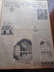 Cumhuriyet Gazetesi - 25 Aralık 1952 - Eski Anayasa Metni Dün Kabul Olundu - Türkiye Yugoslavya İşbirliği Gelişiyor - Amerikan Başkanı Truman'ın Son Noel Mesajı - Yeni Amerikan Başkanı Eisenhover'in Kore Sulh Planı Beyoğlu Devrim Ocağı Dün Törenle Açıldı - Malatya Hadisesi İle İlgili Yeni Tevkifler - İstanbul Polisinde Yapılan Yenilikler - Bedri Rahmi Eyüboğlu Sanat Bahisleri - Hitler İntihar Kararını Ne Zaman Vermişti - Kodak Fotoğraf Makinesi - Çamlıca Kız Lisesi Şampiyon Oldu - Taksim Sineması - Geliri Atatürk Heykeline Harcanacak Atatürk Kupası - İngiliz Edebiyatının Kör Dahisi John Milton - Gripin - Çapamarka - Titanik Vapurunun İkinci Kaptanı Yeni Öldü - Günün Resimleri - Kovo Sayaç Ve Ölçü Aletleri - Arı Bisküvileri - Baysal Çiçek Mağazası - Jawa Motosikletleri - M. Turhan Tan'ın 13. Ölüm Yıldönümü- AGA Radyo - Gruen Saatleri - Hamiyet Yüceses - Perihan Altındağ Sözeri - Sabite Tur Gülerman - Zeki Müren