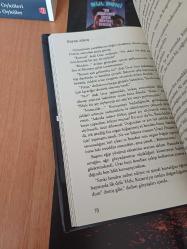 Enkaz Altındakiler 2 Ciltli