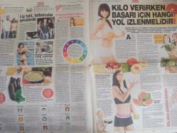 Habertürk Günlük Magazin Gazetesi - 21 Haziran 2010 - Oktay Kaynarca - Bol Bol Ünlü ve Yelkenli - Lara Surol - Zeynep Beşerler - Nejat İşler - Monica Bellucci - İbrahim Tatlıses - Sevgimiz Her Şeyin Üstesinden Gelir - Önder Bekensir - Sinem Kobal - Didar Çalık - Sarah Jessica - Arda Turan - Teröre İnat Şarkılar - Ferhat Göçer - Ünlüler 'Famous Cup'a Akın Etti - One Love'dan Manzaralar - Hem Göze Hem Kulağa Hitap Etti - Gelir Gelmez Yorumladı -Erkeklerden Asla Arkadaş Olmaz - Nilay Örnek - Memet Güler - 10 Maddede Ezel'in Dizi Seyircisine Kattıklarını Hatırlayalım - Ancak KGB, Lost Kadar Gizli Olabilir - Naveen Andrews - Dengeler Değişti - Abiye ve Erman'a Evlilik Terapisi - Yiğit Bulut - Kilo Verirken Başarı İçin Hangi Yol İzlenmelidir? - Diyet Programı - Aşırı Sıcaklar Kalbinizi Yormasın - Plaj Şıklığını Garantilemenin Yolları - Margarita Missoni - Penelope'nin de Yıldızı Oluyor fotoğraf ve haberi - Tam Takım Gazete