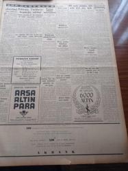Cumhuriyet Gazetesi - 1 Ağustos 1954 - Kurultaydan Sonra CHP İçinde İç Mücadele Arttı - Devlet Vekili Doktor Mükerrem Sarol - Radyoların Çalışma Saatleri - Müslüman Olan Bir Ermeni Delikanlısı Gülhane Parkında Sünnet Edildi - İstanbul'da Kurulacak Manifaturacılar Sitesi - Milli Oyunlar Müsabakası Bütün Yurtta Büyük Alaka Topladı - Amerikan Hava Filosu Dün Geldi - Balkan Askeri İttifakı - Hasan Ali Yücel Köşe Yazısı - Kıbrıs'ta Türklerin Bugünkü Mitingi - Muhtar Seçimleri 7 Kasım'da Yapılacak - Abdülazizin Ölümü - Transfer Ayı Dün Nihayete Erdi - Safiye Ayla - Belkis Öziner - Film Yıldızı Ayfer Feray Puro Tuvalet Sabunları Kullanıyorum Diyor - Hamiyet Yüceses - Perihan Sözer - Münir Nurettin Selçuk- Lütfü Güneri Gecesi