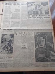 Cumhuriyet Pazar Gazetesi - 20 Haziran 1954 - Dünya Mizahından Seçme Hikayeler Altın Sesli Kız - Haftanın Ansiklopedisi Tepkililer - Küçük Kral Çizen O. Soglow - Fuad Duyar - Haftanın Şakaları Yazan Burhan Felek - Zihin Sporları - Eğlencelik - Leslie Caron'a Benziyor Ve O Değerli Bir Balerin Saruhan Şardağ -  Zeki Müren Belgin Doruk'la Son Beste İsimli Bir Film Çeviriyor - Margaret Lockvood Türk Filmlerini Merak Ediyor - Ginger Rogers'le Kocasının Macerası - Ev Kadın Moda - Medeniyetin Diş Belası - İngiliz Sporunun Kurtarıcı Meleği Diana Leather - Yüksek Tepelere Artık Rahat Yok - 4 Saat Süren Çocuk Kral Fransız Kralı 4. Henry