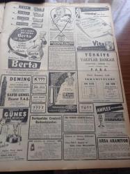 Cumhuriyet Gazetesi - 23 Ağustos 1954 - Kıbrıs Hakkında Yunan Hariciyesinin Görüşleri -  Çorumlular Dün İrticai İsnadlarını Reddettiler - Maarif Vekili Celal Yardımcı Amerika'ya Hareket Etti - Fenerbahçe Hacettepe'yi Yendi - Aybastı Nahiyesi Kül Oldu - Çorum Çimento Fabrikası - Brüksel Konferansı Bir Neticeye Varamadan Dağıldı - Bedri Rahmi Eyüboğlu Pazartesi Konuşmaları - Komünizmle Mücadele Cemiyetinin Kongresi Yapıldı -  Kraliçe Elizabeth Rahatsız - Dünkü Konkurhipikler Çok Heyecanlı Oldu - Yenikapıdaki Gazinoların Altında 300 Nüfuslu Mahalle -  Resimli Romanımız Yeşil Saksı - Berta Mutbak Margarini - Fosfatin Falyer Çocuk Maması - Vita- Güneş Gaz Ocakları - Good Year Lastikleri