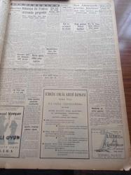 Cumhuriyet Gazetesi - 24 Ağustos 1954 - Ürdün Meliki Dün Şehrimize Geldi - Türkiye Ve Arab Alemi - Radyolu Bisikletler - Harb Okulu Tedrisatı 4 Seneye Çıkarılıyor - Torpido Filomuz ve Savarona Geldi - Mehmet Alıç 100 Liraya Canlı Bir Fare Yuttu - Mao Tse Tung Bugün Attlee'yi Kabul Edecek - Lig  Maçlarına Aid Fikstür Tespit Edildi - Gustav Sebes Macar Milli Takımını Tek Başına Kuramayacak -  Beyoğluspor - Askeri Müze Ankara'ya Nakledilmemeli - Rusya'da Halkın Hayatı Ölü Ruhlar Yazı Dizisi - Beynelmilel Portreler Charlie Chaplin - Şam Panayırı - Artist Joan Bennett - Resimli Romanımız Yeşil Saksı - Gençlik Kıbrıs Davası İçin Kampanya Açıyor- Arı Unları - Coldspot Buzdolabı - Kibar Sabunu - Arlon En İyi Saattir - Mom Çalar Saatleri