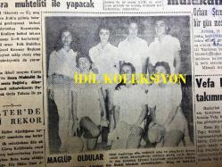 GÜNLÜK SPOR GAZETESİ - 12 ARALIK 1957 - BEŞİKTAŞ, VESTERAS'I İKİNCİ DEFA MAĞLUP ETTİ 3-1 - YILIN 5 SPORCUSU - KASIMPAŞA IRAK'TA 2-0 YENİLDİ - LEFTER - AVRUPA LİGLERİ - 1 MİLİN HİKAYESİ - CAROL DAY - ÇAMLICA, AMERİKAN KOLEJİNİ 2-0 YENDİ - GARNİZON TAKIMI SARIYER'İ 3-2 YENDİ - FAY TEMİZLEYİCİ REKLAMI, NECİP AKAR, OPON REKLAMI