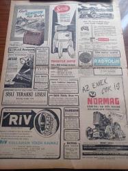 Cumhuriyet Gazetesi - 17 Eylül 1952 - İran Londra İle Siyasi Münasebetleri Kesiyor - NATO Başkomutan Yardımcısı Montgomery Dün Şehrimize Geldi - Rusya'nın Komünist Çin'deki Nüfuz Sahası Genişliyor - Doğu'da Halkın Silahlanması - Avrupa Güzellik Kraliçesi Günseli Başar İzmir'e Gidiyor - Ordulararası Atletizm Şampiyonası - Mısır'da Vefd Partisi Lağvedildi - Amerika'da Komünist Niçin Azdır - Türk Fransız Dostluk Günü - Reha Oğuz Türkkan - Kore'den Üçüncü Kafile Hareket Etti -  Cumhurbaşkanı Celal Bayar Ankara'ya Döndü - Çanakkale Abidesine Yardım - Bir Amerikan  Gazetesine Göre Türkiye - Hayat Acıları Filmi Melek Sinemasında - Fenerbahçe - Radyo Bugünkü Program - Gillette Traş Bıçakları - İpana Diş Macunu - Radyolin Diş Macunu - Refik Ve Müfit Sadıkoğlu Kardeşler - Sonofon Pilli Radyo - Normag Traktör