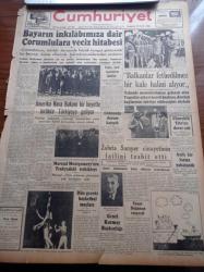 Cumhuriyet Gazetesi - 20 Eylül 1952 - Celal Bayar'ın İnkılabımıza Çorumlulara Veciz Hitabesi - Mareşal Tito Balkanlar Fethedilemez Bir Kale Halini Alıyor - Üçüncü Milletlerarası Basketbol Turnuvası - Amerika Hava Bakanı Finletter Bir Heyetle Birlikte Türkiye'ye Geliyor - Güreş Şampiyonumuz Yaşar Doğu'nun Cesareti - Zabıta Sarıyer Cinayetinin Failini Tesbit Etti - Kasım Gülek Askeri Mahkemeye Çağrıldı - İsmet İnönünün Büstü Tamir Dolasıyla Kaldırılmış - Afganistan Sovyet Notasını Reddetti - Devlet Demiryolları Umum Müdürü Zihni Üner - İpana Diş Macunu - Beograd S.K Takımı Bugün Galatasaray'la Karşılaşacak - Yüzme Şampiyonu Nehirde Boğuldu - Günün Resimleri - Siemens Perihan Altındağ'ın Radyosudur - Turner Diesel Traktörleri - Sabite Tur Gülerman Beyaz Parkta - Volvo T31 Traktör - Atomik Saatleri - Viktorya Dolmakalemleri- Duralex Sofra Takımları Gelmiştir