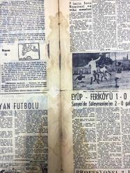GÜNLÜK SPOR GAZETESİ - 3 MART 1957 - LİG LİDERİ GALATASARAY'LA ÜÇÜNCÜSÜ BEŞİKTAŞ 118'İNCİ MAÇI OYNUYOR - BASKETBOLDA YENİ KAİDELERE DAİR ROBERT BUSNEL - DEMİRYOLLARI GÜREŞ ŞAMPİYONASI 7 SİKLETTE FİNALLERE GİRİYORUZ - SZEKELLY - FENERBAHÇE, EMNİYET'İ YENDİ - HASAN POLAT - ALİ TURGUT GALİP - İTALYAN FUTBOLU - KALECİ VAVASSORİ - 3,5 YÜREKLİ ŞERİF CONES - UPJEST ANKARA'DA GÜNEŞ'İ 9-0 MAĞLUP ETTİ - 2. LİG - İNGİLTERE'DE FUTBOL - ADALET MOLNAR İÇİN İZİN İSTİYOR - HONVED'İN SONU - SÜMERBANK REKLAMI - ADALET, KASIMPAŞA - FAY TEMİZLEYİCİ REKLAMI, NECİP AKAR - YAPI VE KREDİ BANKASI REKLAMI - MARIO GABAY - FENERBAHÇE EMNİYET MAÇINDAN FOTOĞRAFLAR