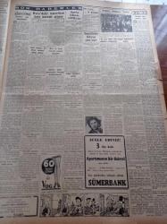 Cumhuriyet Gazetesi - 4 Ekim 1952 - İç Politikada Gerginliği İzale İçin Hal Çaresi - Celal Bayar'ın Ardahanlılara Mühim Bir Hitabesi - Amerika Rusya Gerginliği - İngiltere'nin İlk Atom Silahı İnfilak Etti - Öğretmen Ali Ulvi 3 Yıl 4 Ay Hapse Mahkum Oldu - Yeni Sahaflar Çarşısı Dün Açıldı. A. Adnan Adıvar - Kore'deki Amerikan Hava Kuvveti Artıyor - Charlie Chaplin Komünist Partisi Mensubu Olmakla İtham Ediliyor - Bu Sene Nobel Sulh Mükafatı Verilmeyecek - Gangster Alcapone'un Kardeşi Öldü - İzmir Fuarı Nasıl İdare Edilmelidir - Fransa Almanya Milli Maçı Yarın Yapılıyor - Futbolcu İsfendiyarın Durumu - Hamiyet Yüceses - Ferdi Tayfur - Mürüvvet Sim - Sinyör Rafael Larca- Perihan Altındağ Sözeri - GEM Makinaları - Emlak Bankası - Ziraat Bankası - Revue Saatleri - İlham Gencer - Taksim Kristal Salonu