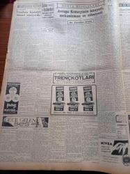 Cumhuriyet Gazetesi - 7 Ekim 1952 - Rusya'nın Giriştiği Yeni Muazzam Oyun - Stalin'in Halefi Olacağı Söylenen Malenkov - Eroin Tüccarı Osman Topaç Tevkif Edildi - Başbakan Adnan Menderes İsmet İnönü'nün Nutkuna Cevap Verdi -  Celal Bayar Ankara'ya Döndü - İsviçre Kılıç Şampiyonasını Bir Türk Genci Nihad Balkan Kazandı - Çiçek Aşısından Ölen Çocuk - Dün 317 Hacı Yurda Döndü - Doktor Feridun Engin - Bizansın İçYüzü Yazı Dizisi - Kremlin Doğu Almanya İle İttifak Aktediyor - İstanbul'un Dünkü Kurtuluş Bayramı - Vog Naylon Çorapları - Burhan Felek - Sarıyer Cinayeti Tahkikatı - Doktor Faik Yargıcı Bir Dispanser Açtı - Bir Boksör Dayaktan Öldü - Polis Tek Tip Tabanca İle Teçhiz Edilecek - İran Şahı Musaddık'ı Destekliyor - Blaupunkt Radyo - Şen Şapka - Volvo T31 Traktör