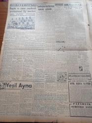 Cumhuriyet Gazetesi - 18 Ekim 1952 - Londra Görüşmeleri Bugün Sona Eriyor - Mısır'da Cumhuriyetin İlanı Bekleniyor - Başbakan Adnan Menderes - Ticaret Odaları İlk Genel Kurul Toplantısı - Sofyanın Yeni Bir Notası - Öğle Tatili İşi Üzerinde Tartışmalar - Şişli Gecekondu Mahallesindeki Hadise - Bizansın İçyüzü Yazı Dizisi - A.Adnan Adıvar - Chromekto Saç Boyası - Truman ile Eisenhower Arasında Söz Düellosu - Fenerbahçe Futbol Takımı Fotoğrafı - Beşiktaş Vefa Maçı - Dolmabahçe Sarayı - Prenses Margaret Ve Charlie Chaplin - Hamiyet Yüceses Nigar Uluerer Ve Şükran Özer Taksim Kristal Salonunda - Volkswagen Halk Arabaları - Minerva Dikiş Makinesi - Galata Bonmarşesi - Turner Diesel Traktörleri - Udi Boğos - Cümbüş Muhiddin - Küçük Bebek Yalı Gazinosu - Remington Rand Daktilo