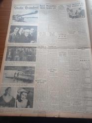 Cumhuriyet Gazetesi - 3 Ekim 1952 - Amiral McCormik Dün Sabah Ankara'ya Geldi - İran İngiltere İle Münasebeti Kesiyor - Japonya'da Kızılların Hezimeti - Amerika'da Seçim Kampanyası - Celal Bayar Murguldan Kars'a Hareket Etti - Göçmen Evlerinin Tevziine Başlandı - İsmet İnönünün Ege Seyahati - Stalin'in Hayali - Bizansın İçyüzü Yazı Dizisi - Rusya Danimarkayı Tehdide Başladı - Yunus Nadi Mükâfatı Karikatür Müsabakası - Burhan Felek - Vog Naylon - Medrano Sirkinin Çadırı Satılıyor - Geçmişte Büyük Cinayetler Yazı Dizisi - Hamiyet Yüceses - Hasan Oktay Gecesi - Lig Maçlarında Aksayan Noktalar - Mürüvvet Sim - Perihan Altındağ Sözeri - Yeni Radar Cihazı - Günün Resimleri - Sümerbank - Antifar Gözlükleri - Savaş Çil İlacı - Ericsson Elektrik Sayaçları - Brasso Maden - G.E.C Pilli Radyo Ve Bataryaları - Ferdi Tayfur Beyaz Parkta - İsolan Dürbünleri - Odeon Mağazaları