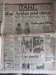 TAN Magazin Gazetesi - 4 Aralık 1986 - Dansöz Kumsal Güneş, Beşiktaş - Fenerbahçe Maçını Kazanan Takımı Evinde Misafir Edicek - Kırmızı Biber ye, Genç Kal! - Mukaddes Gülgeç - Serpil Sepin - Mehmet Erciyes - Vehbi Koç - Metin Akpınar - Zeki Alasya - Hesna Gökçe Öpülecek Güzeli Dövdüler - Hülya Işıl - Sonunda Evlere de Ortak Oldu - Belkıs Akkale - Aşık Mahsuni Şerif - Asu Maralman - Ayıdan Post Olmaz - Facia'dan Kıl Payı Döndüler - Yarınsız Dünya - Örümcek Adam - Genç Kız Kalbi Çizgi Romanı - Kesesine Güvenen ''Manav''a Ucuz Almak İsteyen ''Kamyon'' a - Artiz Ferit'in Figüranları - Yusuf Namoğlu - Yugoslav Savaşı - İsviçre'yi Güç Bela Yendik - Durakoğlu Çizgi Romanı - Ermeniler Kars'ı Yakıyor - Ayşe Tunalı - Sezen Cumhur Önal - Canan Sabah - Zekiye Coşar - Müjde Ar - Julie Allen - Güzellik Yarışması Değil, Mayo Defilesi fotoğraf ve haberi - Tam Takım Gazete
