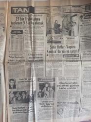 TAN Magazin Gazetesi - 15 Şubat 1985 - Çıldırtan Dans - Pek Çok Genç, Arkadaşlık Yapacak Bir Kız Bulamamaktan Yakınırken, 17 Yaşındaki Levent, Bugüne Kadar 17 Sevgili Eskitti - Nilgün Altınel - Eser Işık - Ahmet Koral - Başbaşa - Geçmişten Gelen Aşk fotoromanı - Hanzo Kazım - Çiğdem Çizgi Romanı - 25 Bin Liralık Fatura Toplayan 5 Bin Lira Alacak - Okulların Tatili PAzartesi Gününe Kadar Uzatıldı - Turgut Özal - Nurullah Gezgin - Hayalimde Hep Sıcak Bir Ülkede Yaşamak Var - Huri Sapan - İzzet Altınmeşe - İstanbul'un Seçkin Restorantları - İlker Birsel - Bülent Tulun - Kar, Futbola İzin Vermedi - Fatih'in Akıncısı Durakoğlu - Çizgi Romanı - Alman Kadınları Evlenmek İçin Türkleri Seçiyor - Mia Nygren - Vücudu Bozulmasın Diye Kendisinin Yerine Başkasını Seviştiriyor - Carmen'in Çıldırtan Dansı Erkeklerin Nefesini Kesiyor - İplerle Adeta sevişiyor - Samet Tepe - Necati Karadeniz - Nagıp Maka - Sinir Hastası Ruh Doktorunu Çocukları Bıçaklayarak Öldürdü fotoğraf ve haberi - Tam Takım Gazete