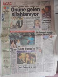 TAN Magazin Gazetesi - 20 Haziran 1990 - Semra Özal da Turgut Özal Kadar Değerli - 4 Kişi 408 Milyonu Alıp Kaçtı Büyük Soygun - Hülya Avşar - Zozo Toledo - Sesiyle Şöhret Olan Türk Kızı - Deniz - Sezen Aksu - Acayip Taılar - İstanbul'da Yaralama Olayları Tırmanışa Geçti - Dursun Güven - Medet Habiboğlu - Dayısını Öldürdü - Tatlı Tatlı - İlhan Engin - Hesapsız Kitapsız - Beyhan Çavcılar - Cüce Beyhan - Yine Coplar Konuştu - Türk Tütününe Ne Oldu? - Kantarın Topu - Yine 5 Kamyonet Dolusu Eşya Hem de Kamyonetiyle Birlikte - Kim Basinger'i Bu Kez Hırsızlar Soydu - Yasemin Kutsi Müzik Elçisi - Günümüz Gençleri, ''Önce Bakacak Gücümüz Olmalı'' diyor - Çocuğa Şartlı Evet - ''Başarı İnancınızı Asla Yitirmeyin'' - Yandan Çarklı Fotoromanı - Fulya Kumcu - Tuna Tunç - Fevzi Şeker - Yüksel Uzel - Orhan Gencebay - Celal Çapa - Süleyman Güneş - Bastır Viking - Bay Akıllı - Zekai Çizgi Romanları fotoğraf ve haberi - Tam Takım Gazete