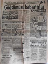 TAN Magazin Gazetesi - 17 Kasım 1985 - Selin Melek Aktan - Atilla Oymak - 250 Milyonluk Aşk! - Ebru Özmeriç - Bizim Güzel İddasız - Kumarbazlar Türk Güzeline Hiç Şans Tanımıyor! - Nurdan Bağdatlılar - İlyas Zeki Al - Fikret Erat - Kendisi ile Sevişmeyen Erkei Polise Şikayet Etti - Ayakkabı Alırken Neler Dikkat Etmeli? - En Yakışan Saç Modelini Nasıl Seçmeli? - Çiğdem - Rüküş Çizgi Romanı - İki Sevgi Notası  Fotoromanı - Güzin Abla - Kenan Evren ''Kıbrıs'ta Kesin Barışa Henüz Ulaşılamadı'' dedi - Fcia - Rauf Denktaş - 5 İşçi Cereyana Kapılıp Can Verdi - Aynur Arıkan - Hüseyin Baltacı - Zortek Fotoromanı - Franco Andrei - Özal Fakirliğe ve İşsizliğe Nasıl Çare Bulacak? - Hanım Hanımcık Görünmek İşine Gelmedi - Susie Silvey - Göğsümüzü Kabarttılar - Lorenzo Lamas - ''Uyuyan Prens'' Ömer Şerif - Cihan Ünal da İtiraf Eti: Türkan Şoray'la Aşkımız Bitti - Osman Öndeş fotoğraf ve haberi - Tam Takım Gazete