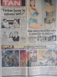TAN Magazin Gazetesi - 17 Kasım 1985 - Selin Melek Aktan - Atilla Oymak - 250 Milyonluk Aşk! - Ebru Özmeriç - Bizim Güzel İddasız - Kumarbazlar Türk Güzeline Hiç Şans Tanımıyor! - Nurdan Bağdatlılar - İlyas Zeki Al - Fikret Erat - Kendisi ile Sevişmeyen Erkei Polise Şikayet Etti - Ayakkabı Alırken Neler Dikkat Etmeli? - En Yakışan Saç Modelini Nasıl Seçmeli? - Çiğdem - Rüküş Çizgi Romanı - İki Sevgi Notası  Fotoromanı - Güzin Abla - Kenan Evren ''Kıbrıs'ta Kesin Barışa Henüz Ulaşılamadı'' dedi - Fcia - Rauf Denktaş - 5 İşçi Cereyana Kapılıp Can Verdi - Aynur Arıkan - Hüseyin Baltacı - Zortek Fotoromanı - Franco Andrei - Özal Fakirliğe ve İşsizliğe Nasıl Çare Bulacak? - Hanım Hanımcık Görünmek İşine Gelmedi - Susie Silvey - Göğsümüzü Kabarttılar - Lorenzo Lamas - ''Uyuyan Prens'' Ömer Şerif - Cihan Ünal da İtiraf Eti: Türkan Şoray'la Aşkımız Bitti - Osman Öndeş fotoğraf ve haberi - Tam Takım Gazete