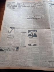 Cumhuriyet Gazetesi - 11 Kasım 1952 - Şehrimizde Ve Yurdda Atatürk İhtifalleri - CHP'nin İlk Gensoru Önergesi Mecliste - İsmet İnönü'nün İzmir Konuşması - Amerika'nın Yeni Başkanı Eisenhover Dün İlk Tayinlerini Yaptı - Birleşmiş Milletler Genel Sekreteri Trygvie Lie Dün Akşam İstifa Etti - Eski Başbakanlardan Recep Peker'in Oğlu Hapse Mahkum Oldu - Ankara'da Satılan Orak Çekiçli Kırmızı Mendiller - Memleket Davaları Yazan  Yaşar Kemal - Stalin'in Gizli Harp Planları Yazı Dizisi - Konservatuar Orkestra Konseri Cemal Reşit Rey İdaresinde Verilecektir - Amerika'da Atom Faaliyeti - Behçet Uz Hastanesi'nin İsmi Değişti- İran Şahı Başbakan Musaddık'a Boyun Eğdi - Atlas Sineması - Fenerbahçe Macar Oyuncu Szobel'i Angaje Etti - Ankaragücü Suriye'ye Gidiyor - Gripin - Bizansın İçyüzü Yazı Dizisi - Radyolin Diş Macunu - Pertev Çocuk Pudrası - Hollywood'un Mesut Çifti Frank Sinatra Ava Gardner - AGA Radyo - Berec Pil Ve Bataryaları - Optimus Gaz Lambası - İpana Diş Macunu