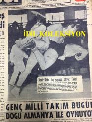 GÜNLÜK SPOR GAZETESİ - 16 NİSAN 1957 - TÜRKİYE SERBEST GÜREŞ BİRİNCİLİĞİ - ORDULARARASI BASKETBOL TURNUVASI - BEKİR BÜKE - NİZAMETTİN KIRŞAN - NAZİF OTURGAN - FEDERASYON KUPASI, GALATASARAY, BEŞİKTAŞ - HERB ELLIOTT - 3,5 YÜREKLİ ŞERİF CONES, MADDOCKS, MİMİ İLE MEMO, JED FORAN, STEVE CANYON LARRAZ, MILTON CONIFF, MORT WALKER DICK BROWN - FENERBAHÇENİN TARİHİ - ATATÜRK FUTBOL KUPASI - CAROL DAY - KİT KARSON - DOĞAN ACARBAY - FAY REKLAMI - ALTA RİBA - KARİKATÜRİST TONGUÇ'UN HAFTALIK PANORAMASI
