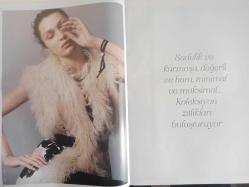 Alem Magazin Dergisi - 22 Nisan 2020 - Bella Hadid - Gözde Yörükoğlu Ersu - Miuccia Prada - Lila Moss - Yelda Güral - Osman Çarmıklı - Eda Kosif - Füsun Kuran - Rabia Güreli - Özlem Zehebi - Tuvana Büyükçınar Demir - Şimdi İyileşme Zamanı - Tanem Sivar Dirvana - Yeni Normaller - Yoga Rutini - Ruhunuzu İyileştirme Yöntemleri - Sağlıklı Güçlü ve Fit - Kimler Denedi? - 10 Adımda Evde Olmak - Türk Markaları Görev Başında - Sezonun Renk Kodları - Efsane İmzası - Dijital Buluşma - Christopher John Rogers - Kenneth İze - Sukeina - Gündüz Düşleri - Beslenmenin Cilt Üzerindeki Etkisi - Sanat Dünyası El Ele - Sanat Bu Kez Eczanelerde - Lady Gaga fotoğraf ve haberi - Tam Takım Dergi