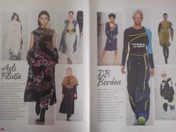 Alem Magazin Dergisi - 19 Şubat 2020 - Özdem Gürsel - Ayça Telgeren - Ahmet Oran - Ömer Uluç - Mary Quant - Miley Cyrus - Justin Bieber - Eminem - Dalia Garih - Coco Rocha - Lara Ersu Özsüer - Hande Ataizi - Emir Bahadır - Katie Holmes - Marc Jacobs - Michael Kors - Oscar De La Renta - Carolina Herrera - Aslı Filinta - Simay Bülbül - Hakan Akkaya - Victoria Beckham - Richard Quinn - Molly Goddard - Elif Boyner - Cihan Ayger - Ömer Dinçkök - Yasemin Aloğlu - Pınar Talay - Sevim Uyar - Didem Bağrıaçık - Şebnem dinçgör - Emel Ayaydın - Bahar Yazıcı Şer - Zeynep Tosun - Şansım Adalı - Gökay Gündoğdu - Gül Ağış - New York Sokakları - Lezzet Oscar'ları - Meryl Streep fotoğraf ve haberi - Tam Takım Dergi