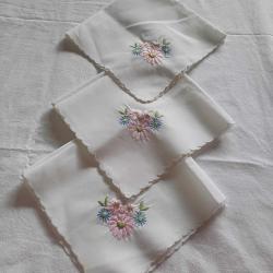 Çiçek Nakışlı Kumaş Pecete,3 ü birarada