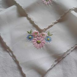 Çiçek Nakışlı Kumaş Pecete,3 ü birarada