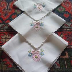 Çiçek Nakışlı Kumaş Pecete,3 ü birarada