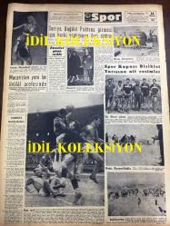 GÜNLÜK SPOR GAZETESİ - 13 MAYIS 1957 - SPOR KUPASI YARIŞINI NEZİR ''KONYA'' KAZANDI - ALTAYSPOR, GENÇLERBİRLİĞİ - NEZİR SONAKIN YUGOSLAVYA 6 - 1 İTALYA - İSMET GÜMÜŞDERE - FENERBAHÇE BASKETBOL TAKIMI 1957 ŞAMPİYONU - TURGUT DİNSEL - ADALETSPOR - NECDET ERDEM - GALATASARAY, MİLLİ MENSUCAT MAÇI - FENERBAHÇENİN TARİHİ - MİMİ İLE MEMO, MORT WALKER, DICK BROWN, MADDOCKS, STEVE CANYON, JED FORAM ÇİZGİ ROMAN - OSMAN KERMEN - CAROL DAY - SZEKELLY BEŞİKTAŞ'A ANTRENÖR MÜ OLACAK? - BOKS, JANSSENS - MARIO GABAY - MUVAKKAR EKREM TALU - BOKS FACİASI, CENUP AFRİKALİ BOKSÖRÜN ÖLÜMÜ - MARIO GABAY - APİKOĞLU SUCUK REKLAMI - FAY REKLAMI - JAYNE MANSFIELD - NEJAT KAYSERİLİOĞLU - 34000 SENELİK İSKELET BULUNDU - MACARİSTAN YENİ BİR İHTİLAL AREFESİNDE