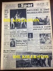 GÜNLÜK SPOR GAZETESİ - 25 MAYIS 1957 - FENERBAHÇE'NİN 50. YILINI CELAL BAYAR AÇACAK - BASKETBOL ŞAMPİYONASI - VİYANA'DA BİNİCİLERİMİZ BİRİNCİ - BASKETBOL MİLLİ TAKIMIMIZ AVUSTURYA İLE KARŞILAŞIYOR - ADALETSPOR MOLNAR'I ŞİKAYET ETTİ - SELİMOĞLU - JUDO ŞAMPİYONASI - HAKKI YETEN - FENERBAHÇENİN TARİHİ - MİMİ İLE MEMO, MORT WALKER, DICK BROWN, MADDOCKS, STEVE CANYON, JED FORAM ÇİZGİ ROMAN - ÖMER KÜNTAY - PİNG-PONG ŞAMPİYONASI - CAROL DAY - MUVAKKAR EKREM TALU - CAROL DAY - AT YARIŞI - FAY REKLAMI, OPON REKLAMI - MARILYN MONROE - TAIPEH'TE AMERİKALILAR SOKAĞA ÇIKAMIYOR
